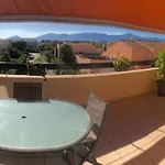 Les Reflets